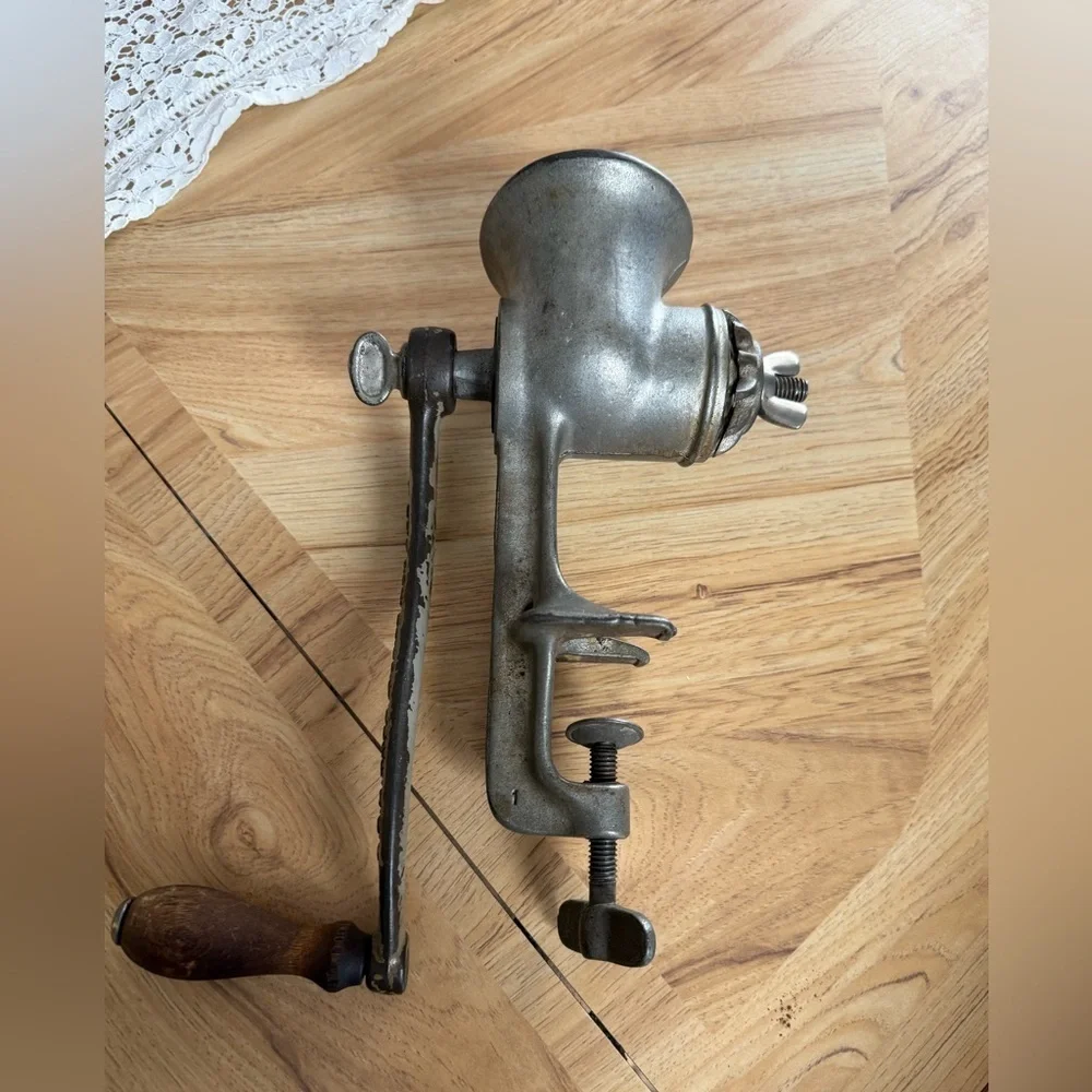 Vintage Meat Grinder Universal No. 2 Food Hand Crank Made In USA